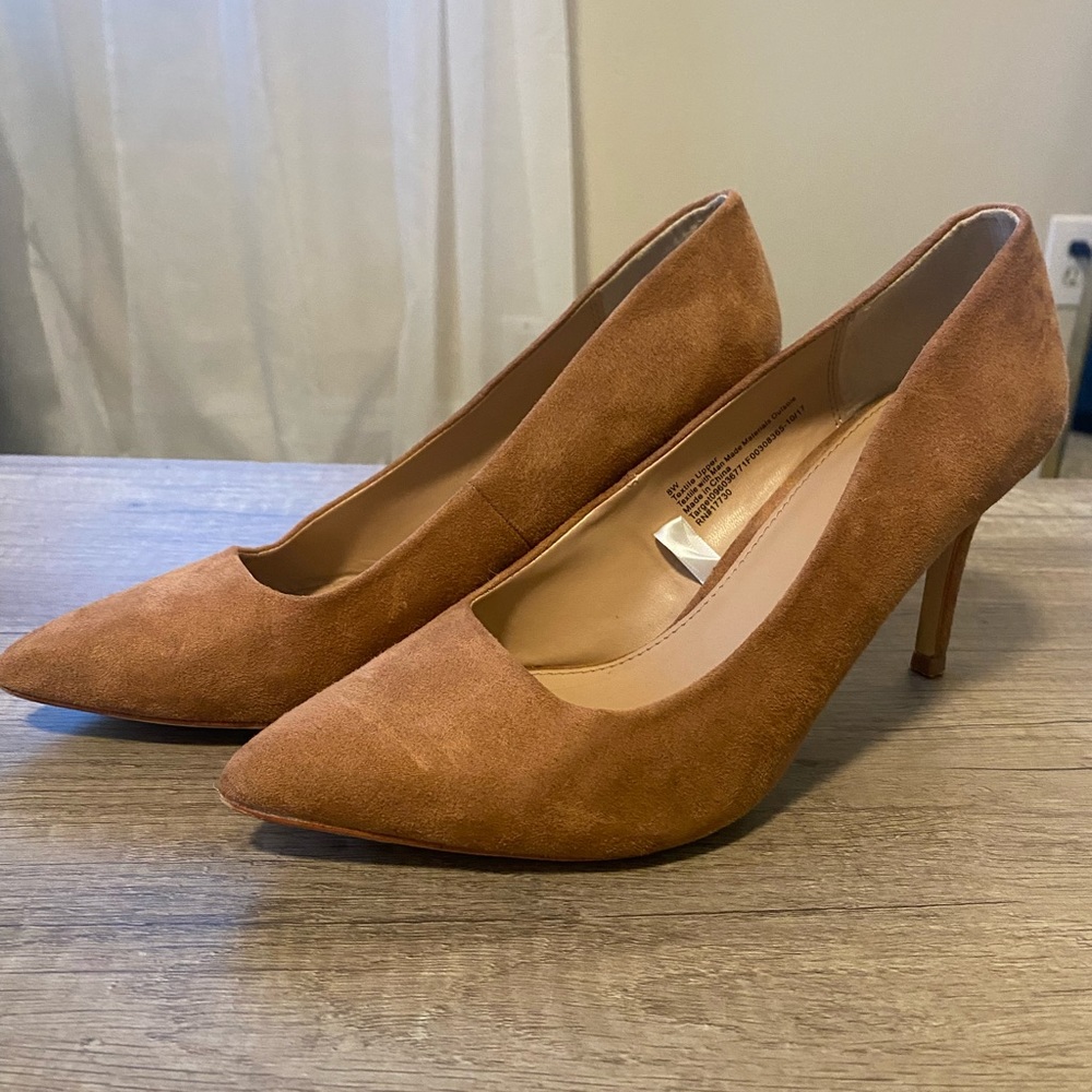 Tan faux suede pumps